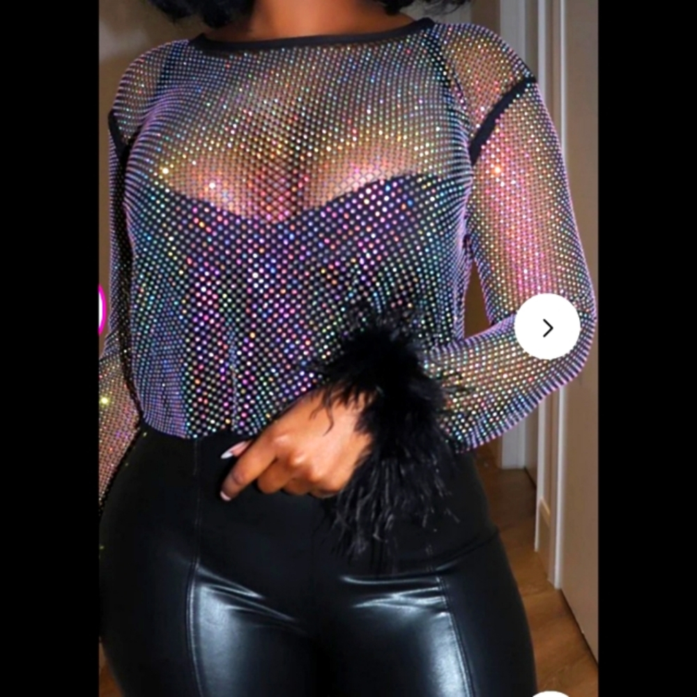 🆕 LISTING!! BNWT GLITTER MESH NET TOP